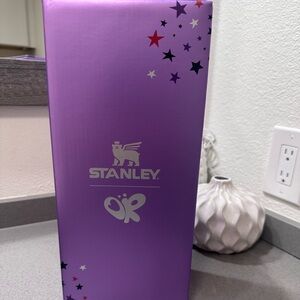 Stanley x Olivia Rodrigo Quencher H2.O FlowState™ Tumbler | 40 OZ